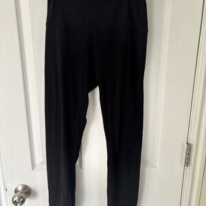 Women's Lululemon Black High-Waisted swift speed leggings size 4